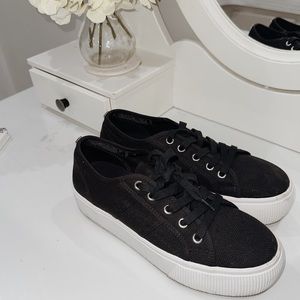 STEVE MADDEN : BLACK PLATFORM SNEAKERS